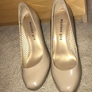 Nude heels!